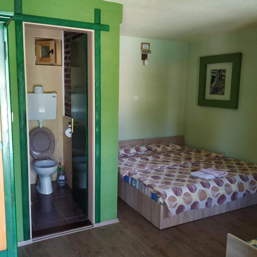 Country House Lozanjska Terasa Pensionat Exteriör bild